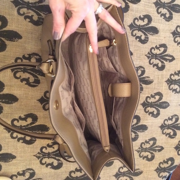 Michael Kors Taupe Hamilton Leather Bag - Picture 3 of 4